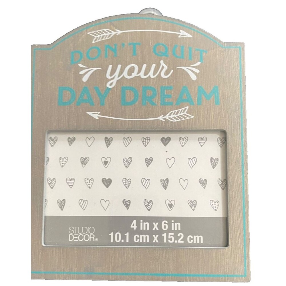Don't Quit Your Day Dream Wooden Cut Out Picture Frame Photo Size 4" x 6" Decor